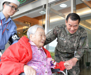 지역 어르신 즐겁게‘사랑의 효’ 큰 잔치