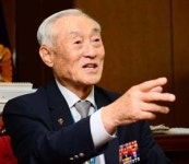 호국영웅장 수상자에국민 관심·존경 따라야