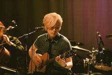 김사랑, 팬들과 소통하는 콘서트 ‘김사랑 깨물기’ 성료