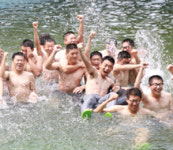 [65사단]  계곡물에서 수중농구 한판 워터파크 보다 더 시원~