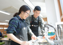 목욕·이발 돕고… 마음도 보듬었다
