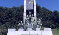 철모에 ‘결사’새기고 항전… 중공군 3개 사단 섬멸