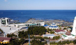 늘 빛났어라… 외로움 품고 희망 밝힌 등대