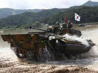 [육군수도기계화사단] 거침없는 전진, 장애물도 정면돌파