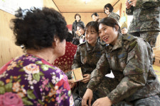 [공군3훈비] 어르신 건강하게 오래 사세요