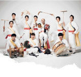 돌고 뛰고 날고...유쾌·상쾌…광대들의 신명나는 놀이판