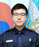 낯선 곳에 도착한 여행자와 우리