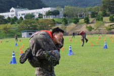 육군보병학교, 대위 지휘참모·신임장교·부사관 교육생 대상 전투체력단련 경연