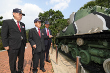 [6·25 전쟁영웅을 찾아서] 北 전차 눈 앞까지 기다리다 로켓포 발사… 숨막히던 그 순간 잊지 못해
