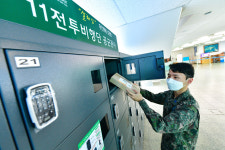 [공군11전비] 무인 택배 보관함 설치…“영내 수령 걱정 덜었어요”