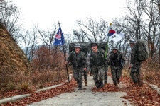 육군703특공연대, 무장 산악 뜀걸음 경연대회