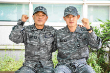 ‘아들 부자’이자 부자 군인 해군교육사 변희진 상사