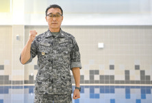 이웃 사랑… 몸 불편 노부부 손발 돼 생계 도와