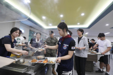 뚜벅뚜벅, 호국의 길 걸어나갔다… 성큼성큼, 존경·감사 가까워졌다