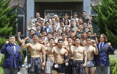 보디빌딩으로 ‘체력’…독후감으로 ‘지성’