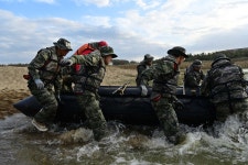 상륙기습작전 수행 능력 키우며 단결심·전우애·전문성 함양
