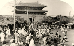 문전성시 열었더니 난장판이 되었구나  도떼기면 어떠하리