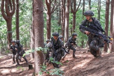 기계화 전력 대규모 투입…강도 높은 공격·방어작전