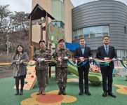 아이들이 놀이터에서 안전하게 뛰어놀 수 있도록…