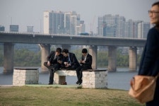 OECD, 한국 경제성장률 전망치 상향조정한 이유는?