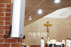 기영특수조명음향 | 또렷한 강론… ‘저출력 무지향성 음향’ 눈길
