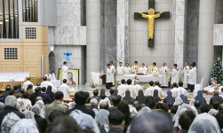 수원교구 분당성요한본당 25주년… 본당사 봉헌도