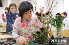수원교구 가톨릭 전례 꽃꽂이 승급 시험 현장을 가다