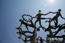 [행복하여라, 평화를 위해 일하는 사람들]르포/ ‘철조망에도 꽃은 피어납니다’ (1)파주 임진각 평화누리공원