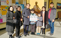 수원교구 매곡본당 ‘파도바 사랑방’ 카페·망포동본당 초등부 주일학교 바자 수익금 등 해외선교위원회에 전달