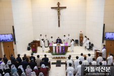 수원교구 상신본당, 새 성당 입당 미사