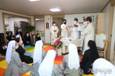 인보성체수도회,동두천 착한사마리아인의집 축복