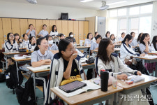 [가톨릭학교를 찾아서] (39)제주 신성여자중·고등학교