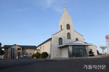 속초 동명동본당 주임 이기범 신부, 마라톤 완주하며 ‘건립 저지’ 호소