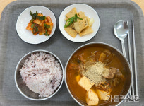 [대림 특집/ 희망의 빛을 찾아서] (1) 허기진 이들에게 온기 전하는  ‘젊은이 따순밥집’