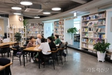 지역사회와 함께하는 성당 ‘작은도서관’ 인기