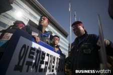 [포토]한국GM 노조, 정부 향한 외침 