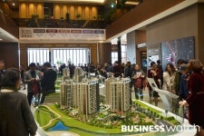  뜨거워진 판교 대장지구, 3곳 분양…무주택자 북적 