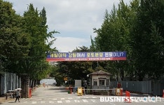  HUG 규제든 분양가상한제든…로또 청약 줄줄이 대기 