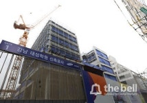 [더벨]강남 학원가 신축 전쟁, 중소형빌딩 몸값 '급등'