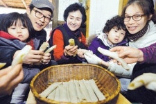 빙빙핫떡 | "빙빙 말아 만든 빙떡 맛보실래요?"