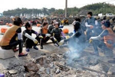 한파날씨 물질 나선 해녀들의 불턱 담소