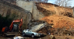 1년전 ‘이상없다’던 대화아파트 옹벽 갑자기 폭삭...왜?
