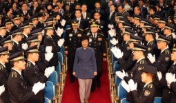 경찰대학생·간부후보생 합동임용식…'삼부자 경찰' 등 8명의 경찰관 가족 탄생