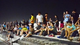 잠못드는 열대야… 탑동 상가 반짝 특수