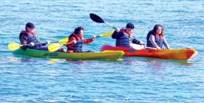 해상보트 타며 제주 바다 즐겨요