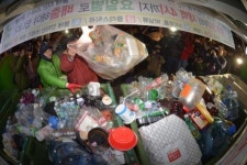 요일별 배출제? 옜다 쓰레기산!