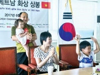 KT 결혼이주여성 고향 가족과 화상상봉