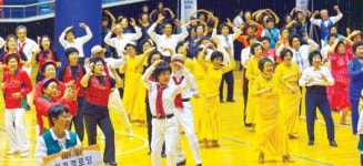 흥겨운 어르신들