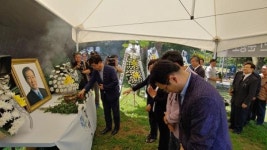 벌써 10주기…  제주서 故 김대중 추모 물결