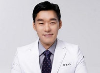 [칼럼] 젊은층도 피할 수 없는 탈모 해결, 모발이식수술이 방법될 수 있어